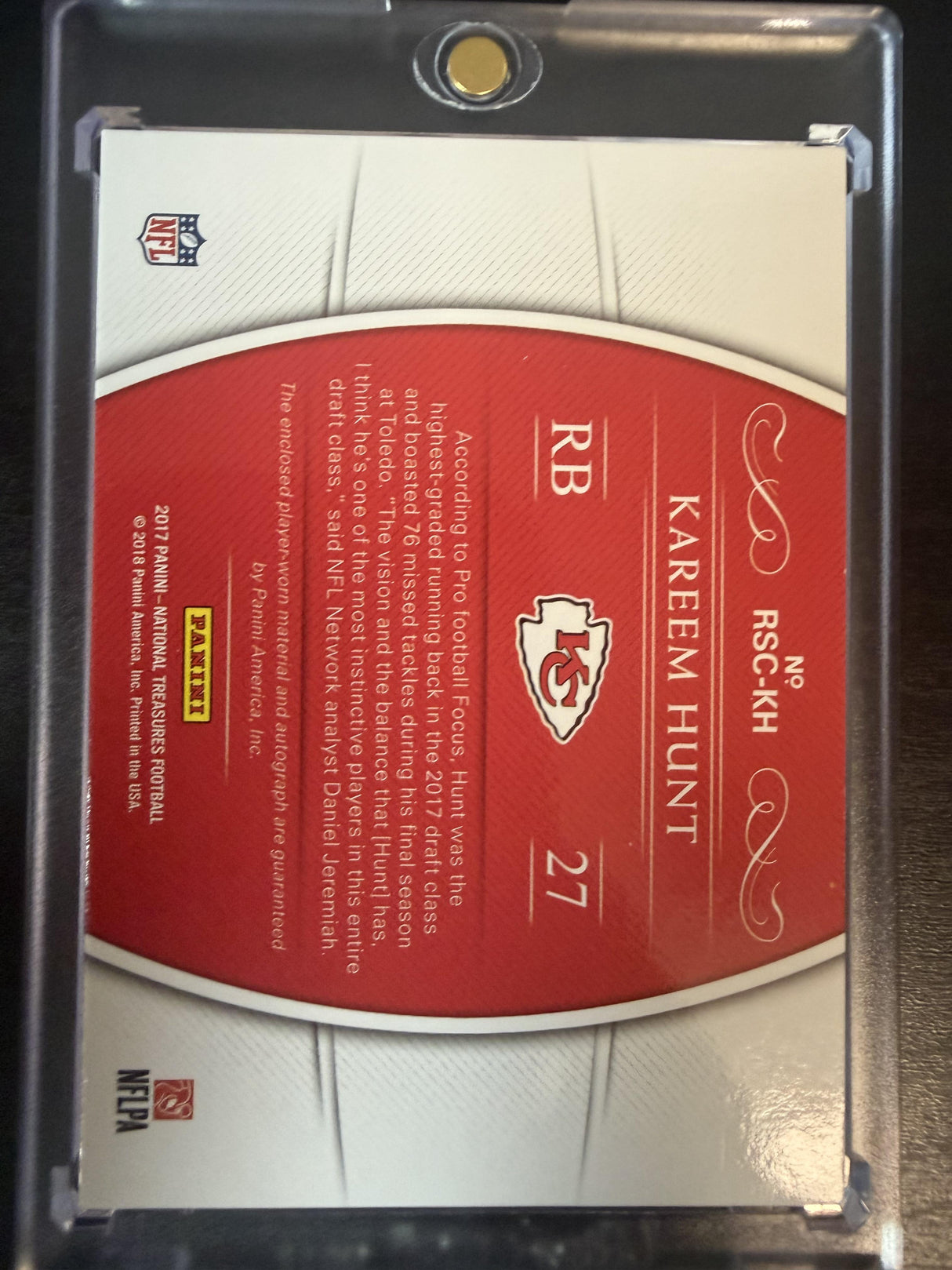 2017 National Treasures Kareem Hunt Rookie NFL Gear Signature Prime /25